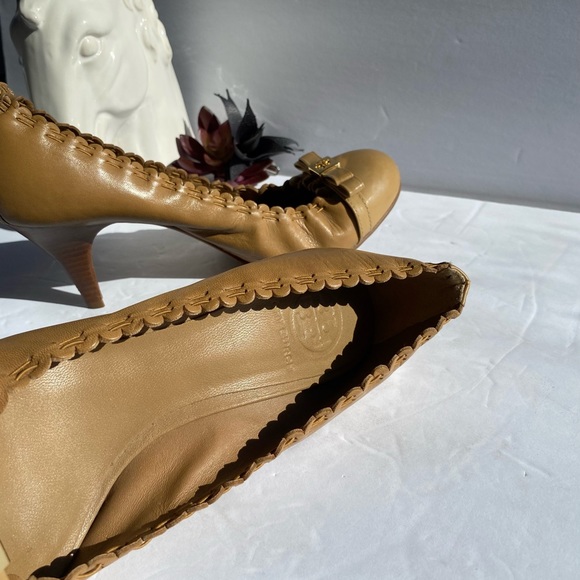 🥿Pre Loved Tan Tory Burch Heels - Picture 11 of 12